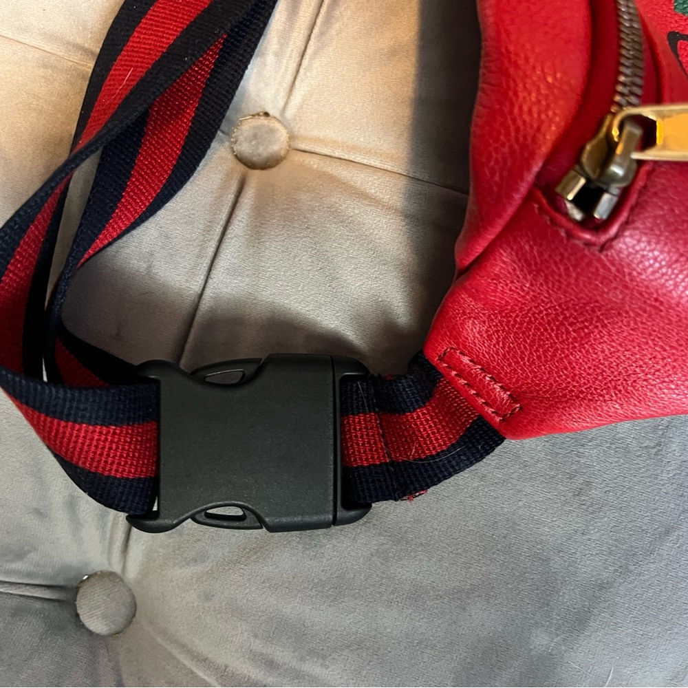 Gucci Red Leather Belt Bag with Green and Yellow Logo - Picture 2 of 5